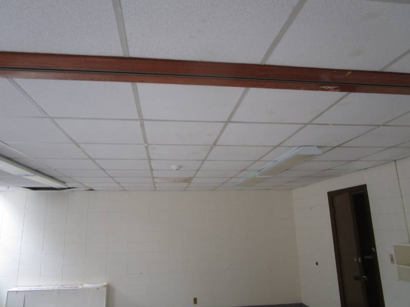 lot 5187 image: Ceiling Flourescent Light Fixtures - Buyer Must Remove