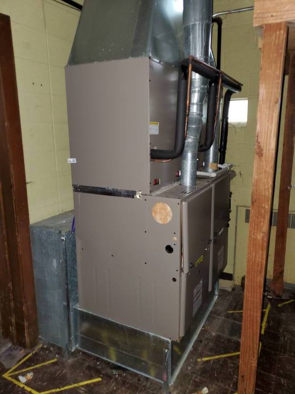 lot 5018 image: Coleman Outdoor Split-System Air Conditioner #TCJF36S41S3A, and Gas furnace #TM8X100C16MP11A R22 0r R410A