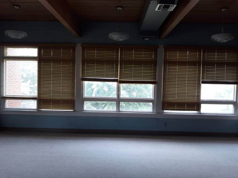lot 5203 image: 2 Wood Look Blinds x 4 - Buyer Must Remove