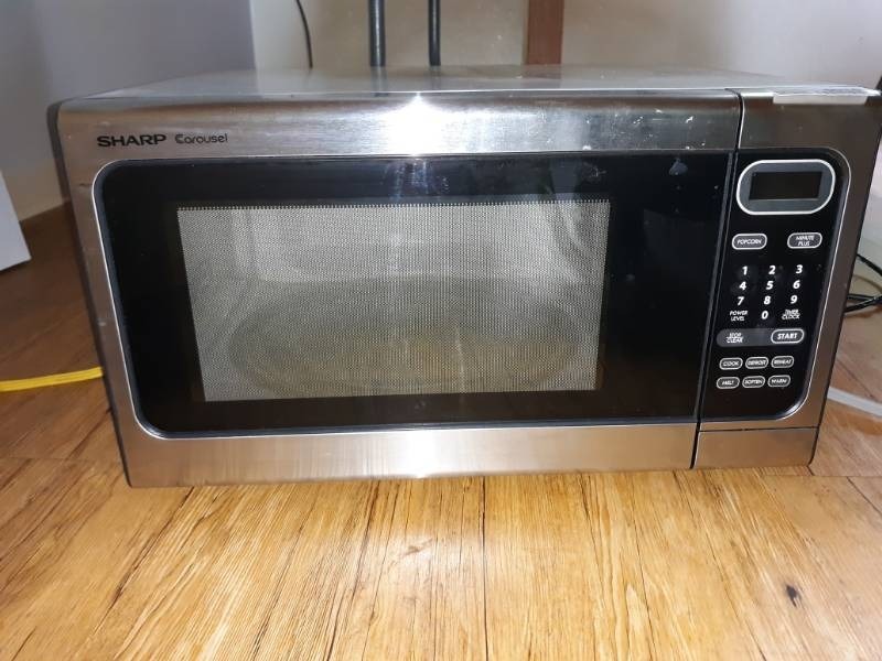 lot 5016 image: Sharp Household Microwave Oven Model R408LS