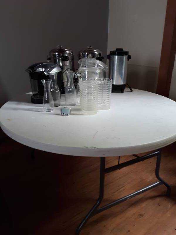 lot 5132 image: Coffee Makers, Keurig, Pitchers and �