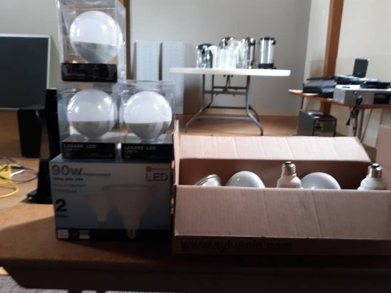 lot 5233 image: Light Bulbs Lot   90W Light Bulbs LED