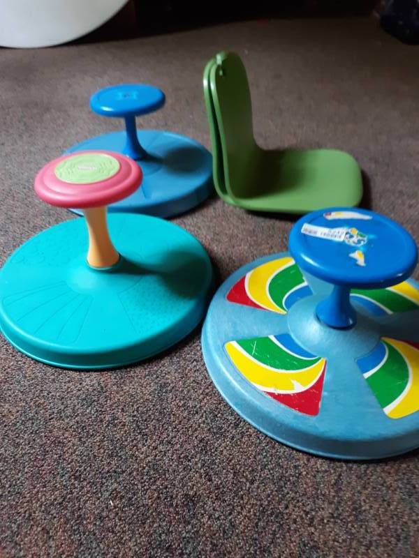 lot 5242 image: Childs Sit & Spin Toys x 3
