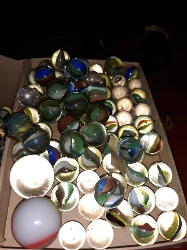lot 5081 image: Lot of Marbles