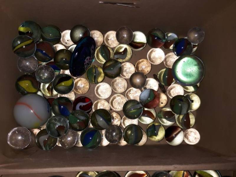 lot 5082 image: Lot of Marbles