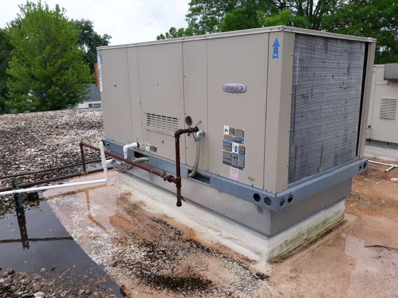 lot 5086 image: Lennox Rooftop Model KGA060S4DH3P Rooftop HVAC Unit