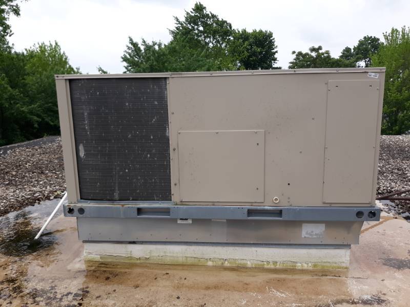 lot 5087 image: Lennox Rooftop Model KGA060S4DH3P Rooftop HVAC Unit