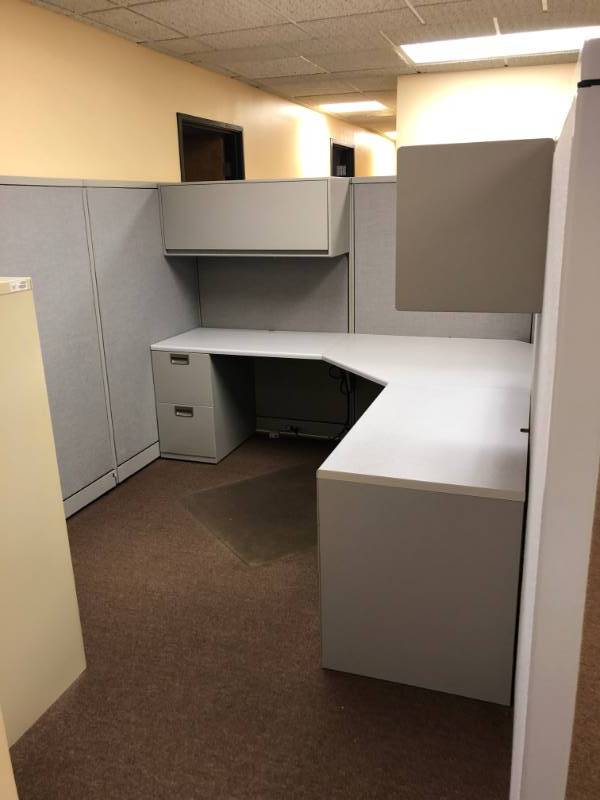 lot 4270 image: Steel Case L-Shape Office Cubical Desk and Metal Shelving