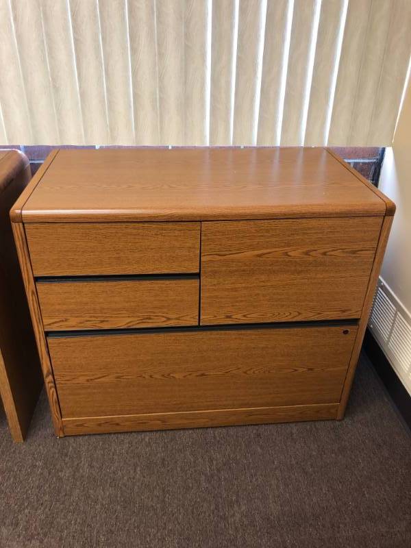 lot 4284 image: Hon Filing and Storage Cabinet