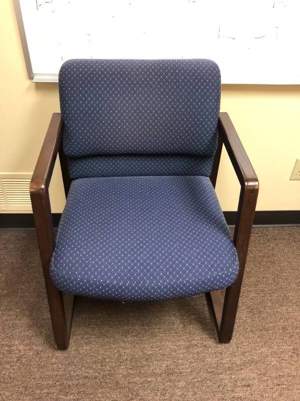 lot 4285 image: Blue Cloth Chair