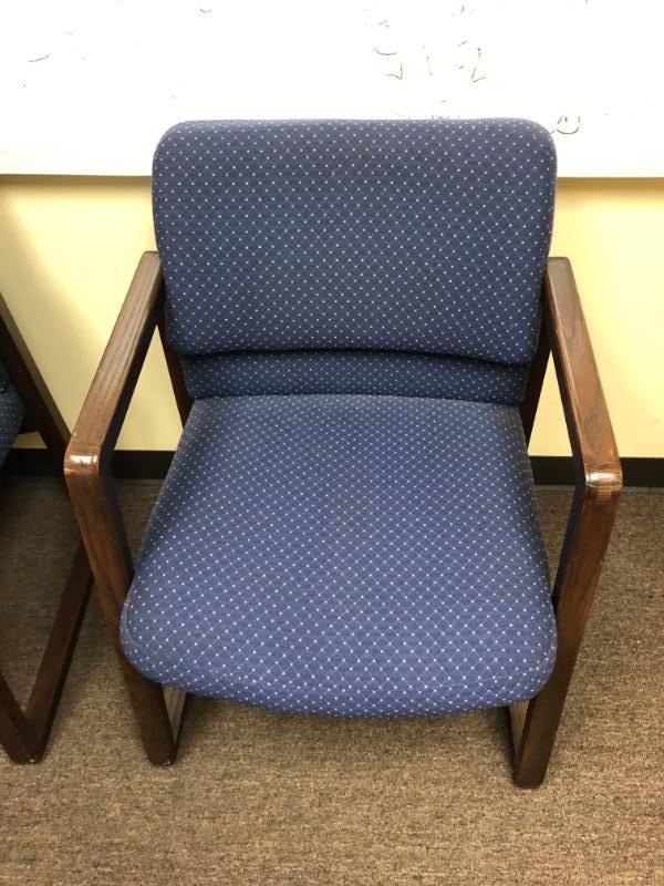 lot 4286 image: Blue Cloth Chair