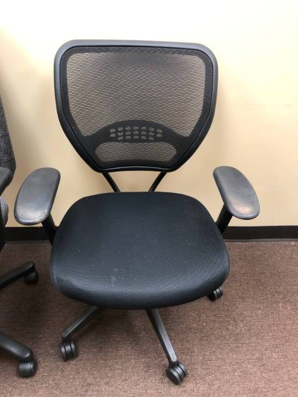 lot 4305 image: Black Office Chair