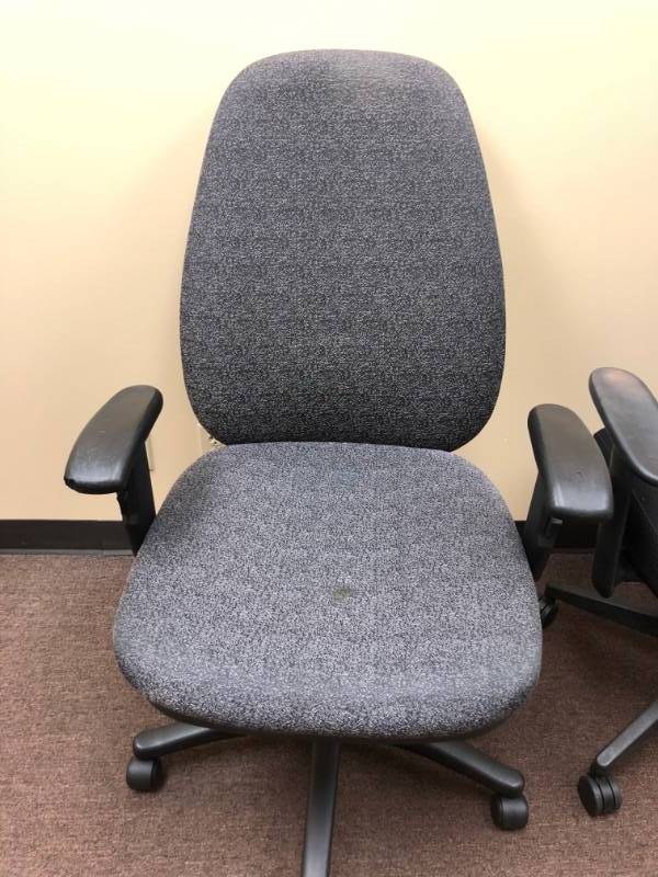 lot 4306 image: Grey Office Chair