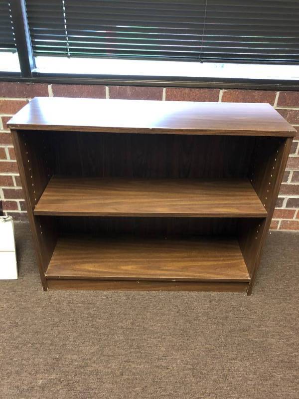 lot 4317 image: Small Bookshelf