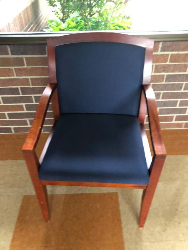 lot 4322 image: Blue Cloth Chair