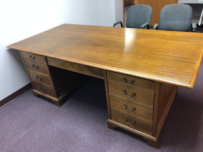 lot 4354 image: Office Desk