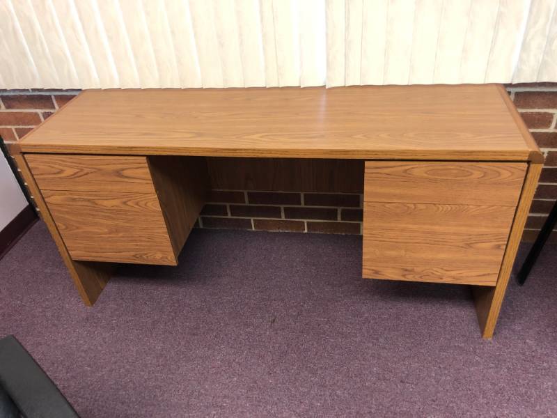 lot 4360 image: Office Desk