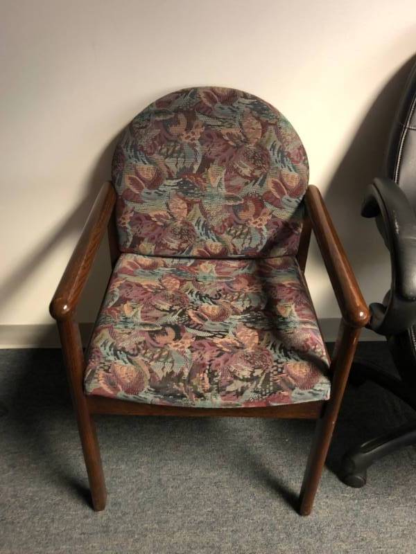lot 4368 image: Chair