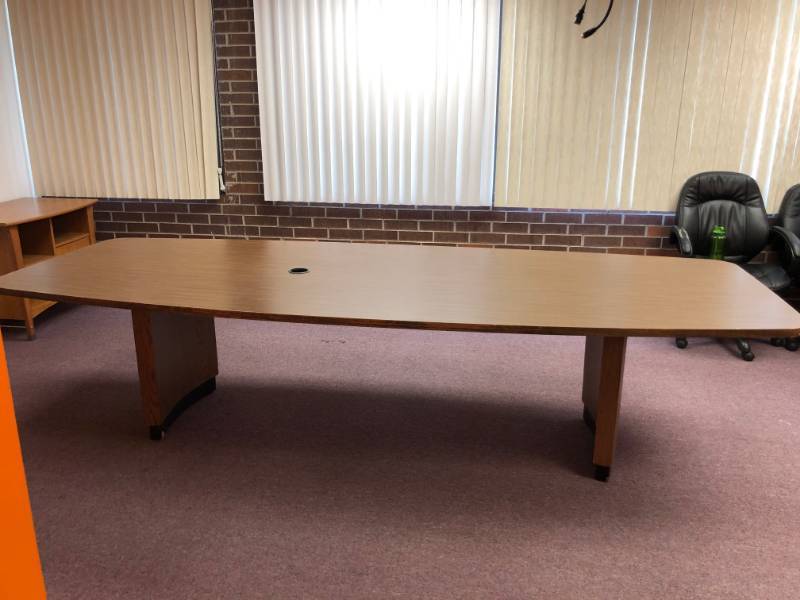 lot 4243 image: Confrence Table