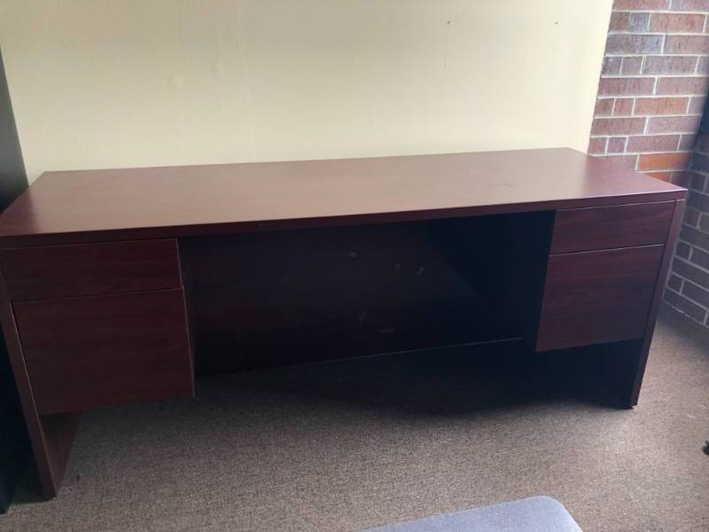 lot 4261 image: Mahogany Office Desk