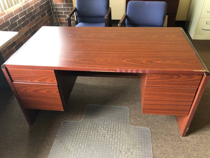 lot 4262 image: Mahogany Office Desk