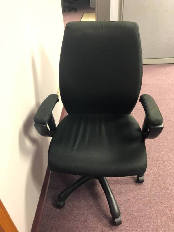 lot 14630 image: Black Cloth Office Chair