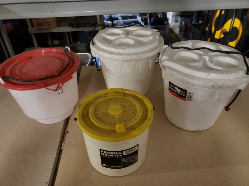 lot 10822 image: Minnow Buckets Lot