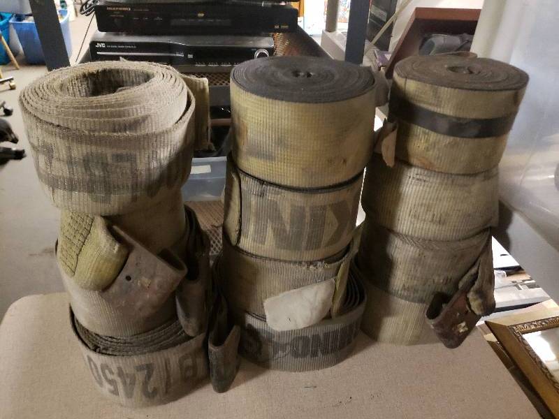 lot 10823 image: 12 Tractor Trailer Load Straps with Tie Down bar