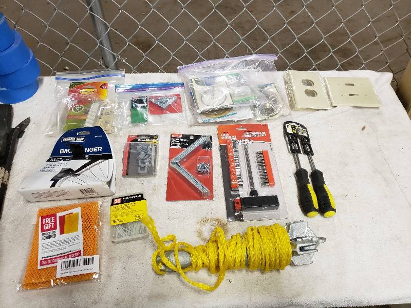 lot 10840 image: Random Lot of New Misc Merchandise