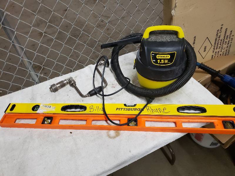 lot 10857 image: Stanley 1.5 Shop Vac and Levels