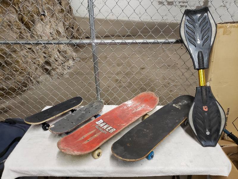 lot 10861 image: Skateboards and Ripstik