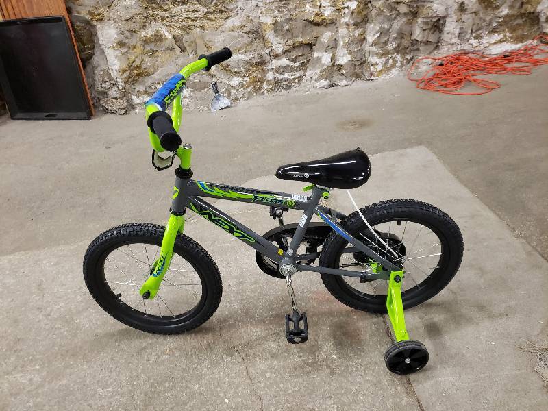lot 10864 image: Kids Next Bicycle
