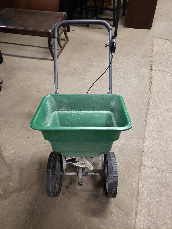 lot 10870 image: Lawn Seed Spreader