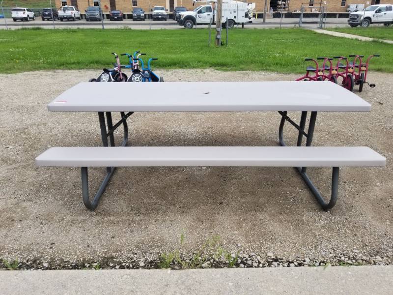lot 3007 image: Outdoor Picnic Table 8 Ft