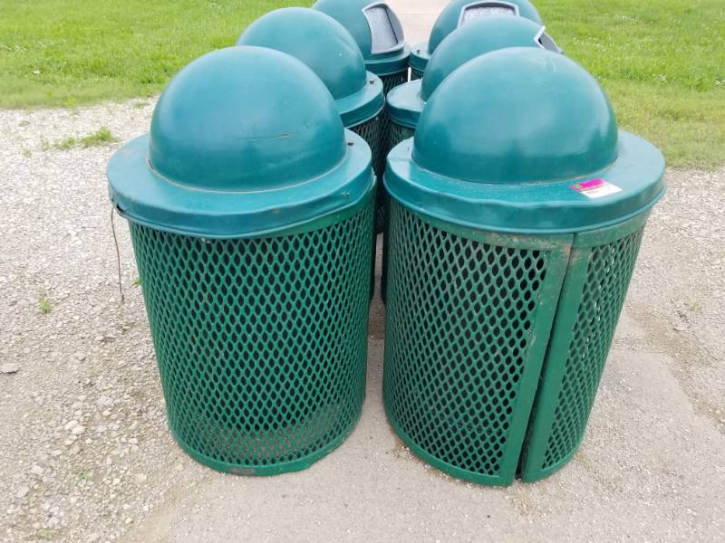 lot 3021 image: Set of 2 Metal Outdoor Trash Cans