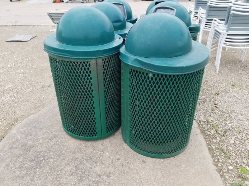 lot 3022 image: Set of 2 Metal Outdoor Trash Cans