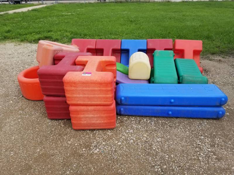 lot 3025 image: Modular Kids Playground Set