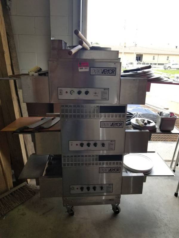 lot 3041 image: Holman Proveyor 3 Tier Pizza Oven