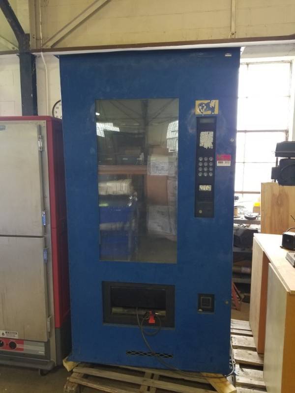 lot 3052 image: Commerical Outdoor Vending Machine