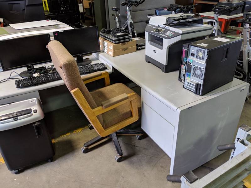 lot 3105 image: Office Suite Kit
