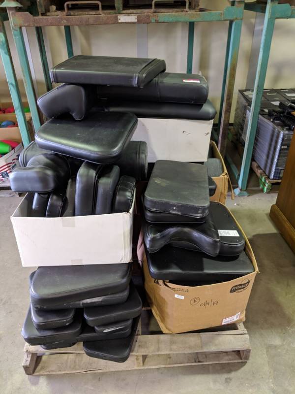 lot 3145 image: Weight Lifting Machine Pads