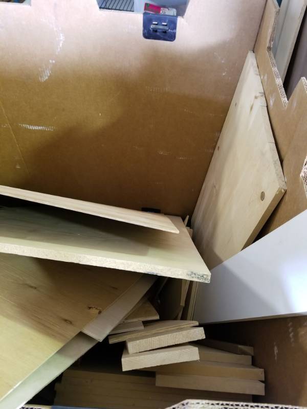 lot 3169 image: Pallet of Scrap Wood