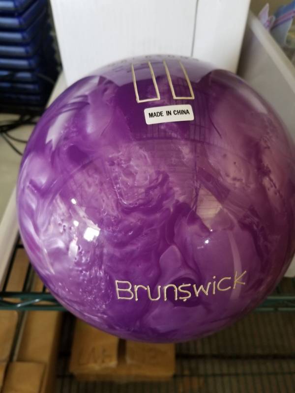 lot 3172 image: Brunswick Cosmic Bowling Ball 11lb Not Drilled