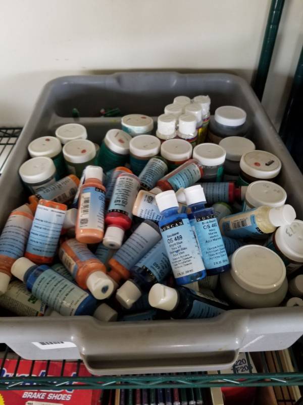lot 3186 image: Tub of Opaque Acrylics