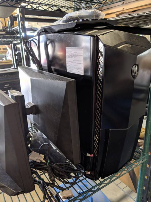 lot 3254 image: Alienware Computer Setup