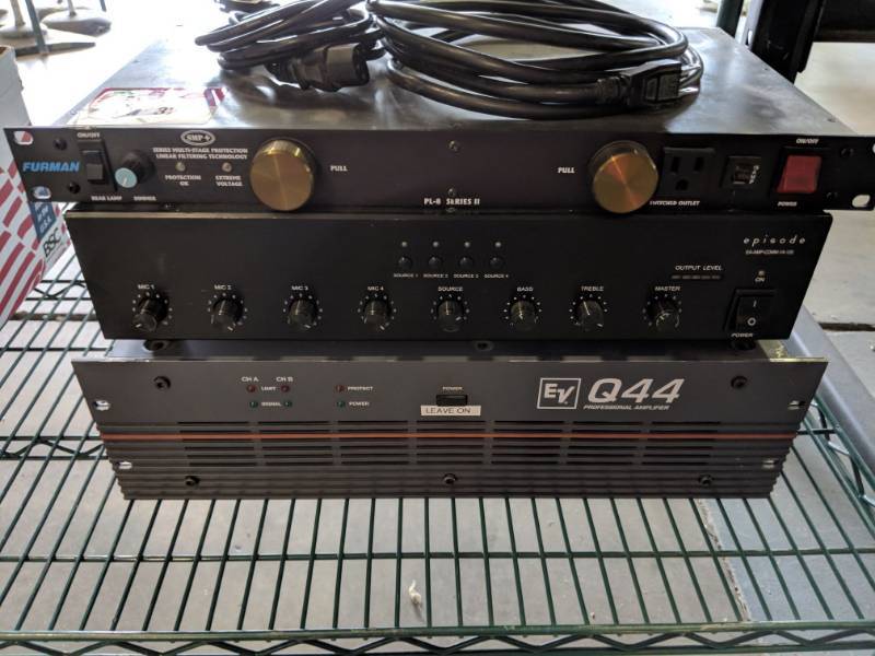 lot 3264 image: Professional Sound System Pieces.