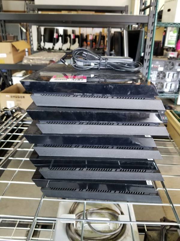 lot 3282 image: Lot of 5 PS4 Game Systems