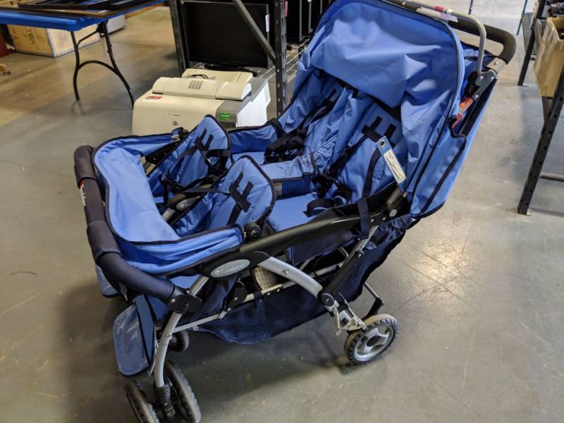 lot 3309 image: Foundations 4 Seat Stroller