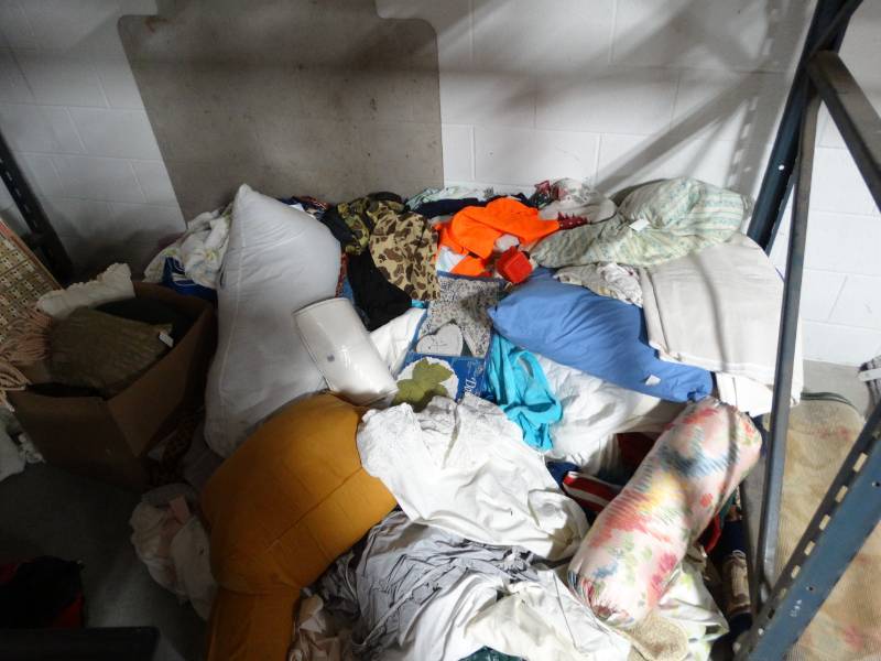 lot 6318 image: Large lot of sheets, pillows, small blankets.