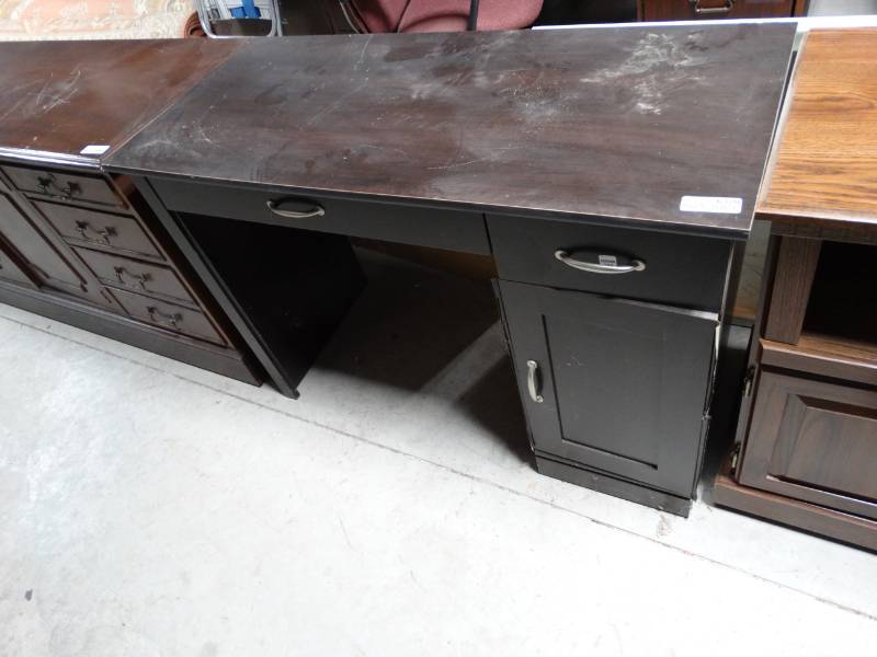lot 6120 image: Wooden desk, heavy bring help.